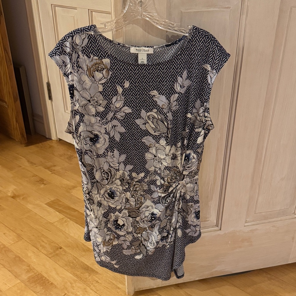 New York & Company Blue and White Floral Blouse